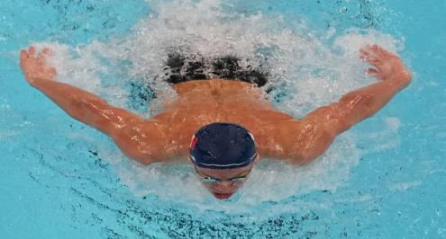 "قرش فرنسي" يبتلع الجميع في أولمبياد باريس.. ليون مارشان من تحطيم رقم مايكل فيلبس لحصد 3 ذهبيات